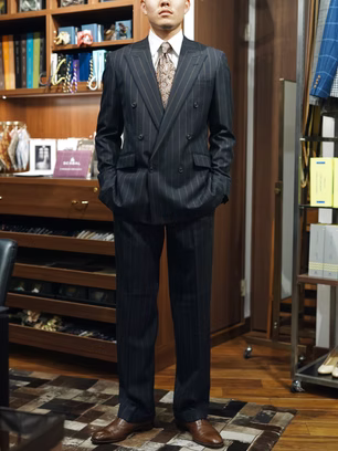 メンズスーツ　クラシック　ダブルスーツ　ネイビーストライプスーツ　オーダースーツ　東京　渋谷　表参道　成人式　入学式　卒業式